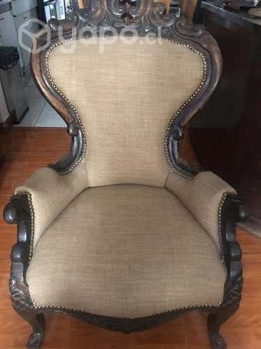 Sitial antiguo restaurado