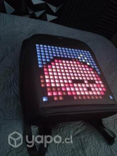 Mochila divoom pixoo pixel art animation