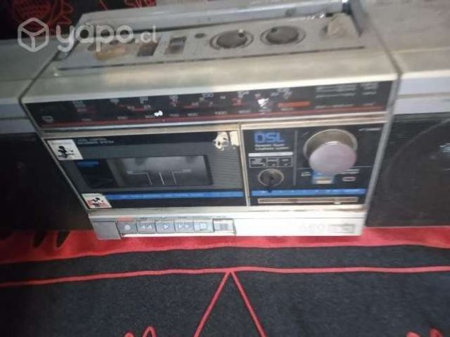 Radio cassette antiguo