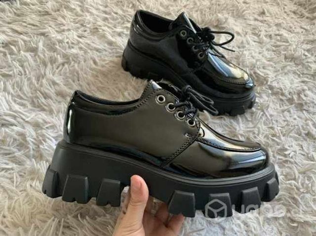 Zapatos nuevos en 2 tallas