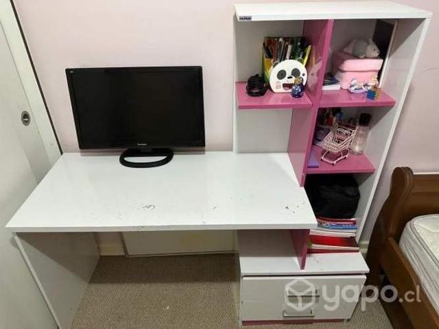 Escritorio de niña