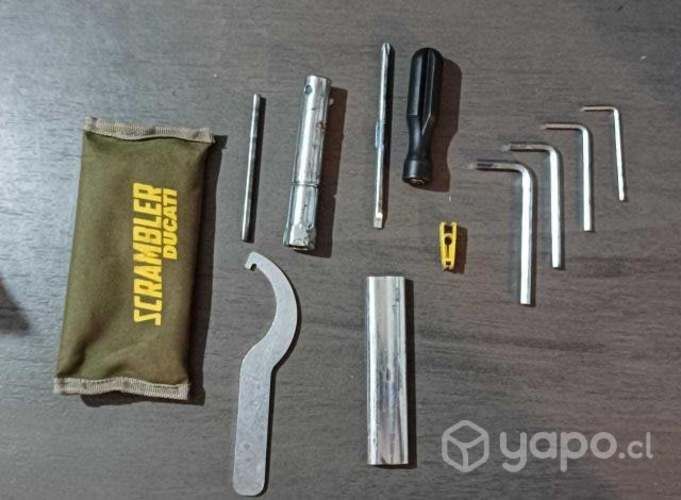 Juego de herramientas originales Ducati