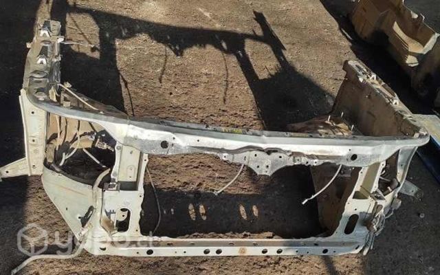 Frontal (TYT169) Toyota Tundra 5.7 AUT 4x4 2013