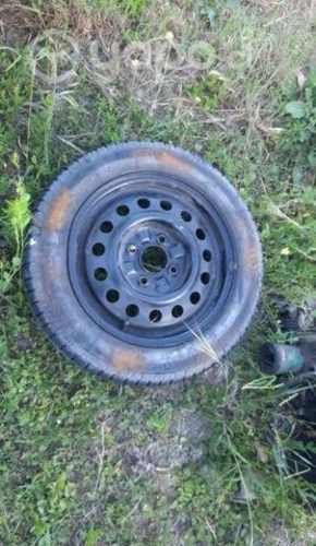 Llanta con neumatico aro 15 4x114 disponible en ta