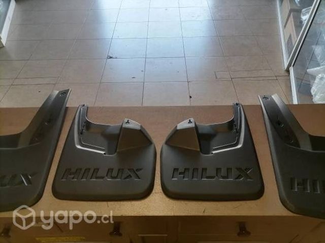 4 aletas guardabarros estampado Toyota hilux