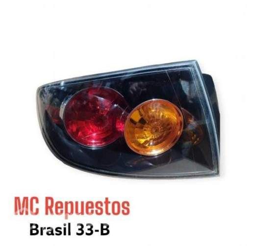 Foco trasero Mazda  SEDAN