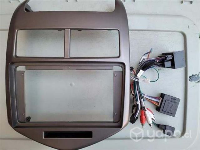 Bisel para radio con pantalla 9 pulgadas y canbus