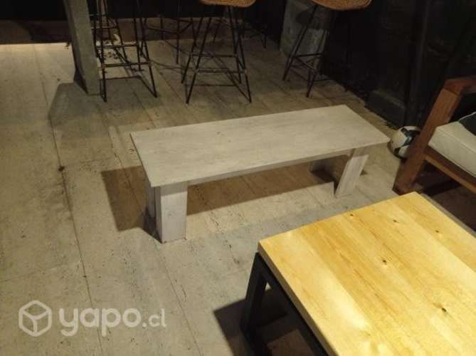 Banqueta de madera blanca albayalde