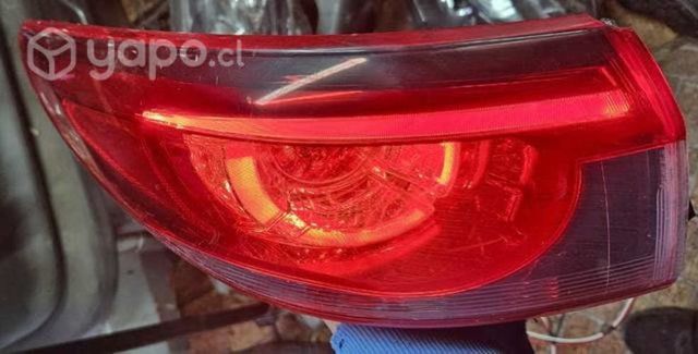 Foco costado izquierdo Mazda  detalle