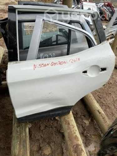 Puerta Nissan qasqai 2017