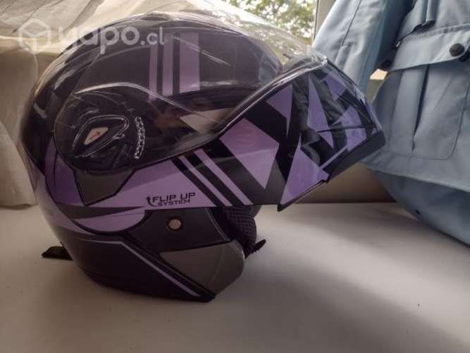 Chaqueta y casco moto mujer
