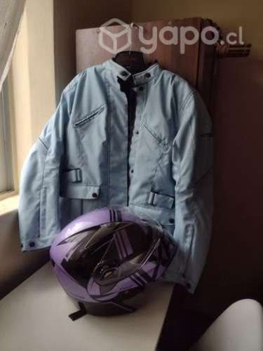 Chaqueta y casco moto mujer