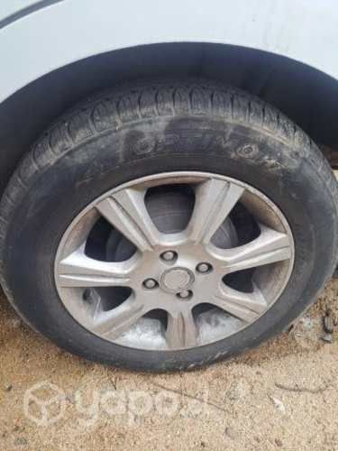 Llantas nissan versa 114x4