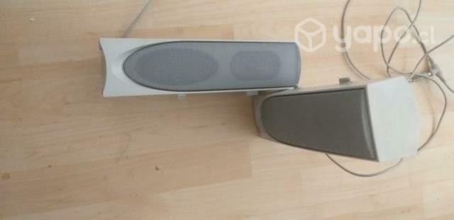 Parlantes JBL versión Pro