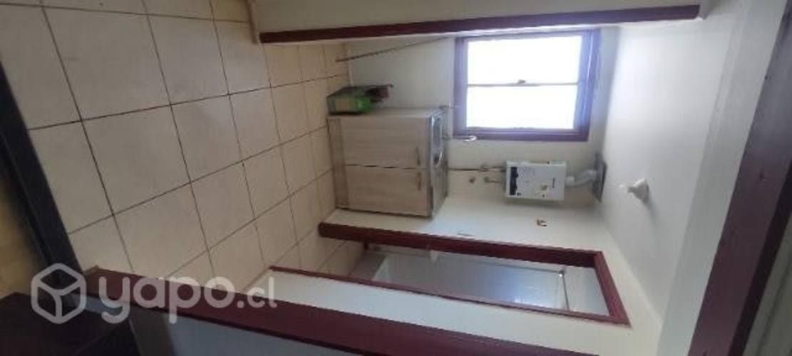 Se arrienda depto interior