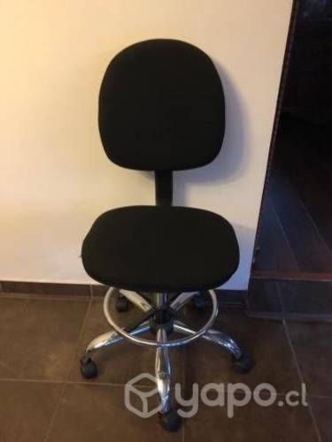 Silla de escritorio, cajero o bar, buen estado