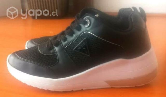 Zapatillas Guess talla 38 con plataforma