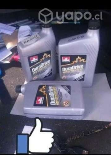 Se vende estas botellas de aceite sintético