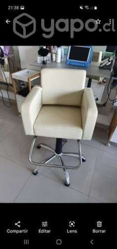 Espejo y sillón de peluquería para niño