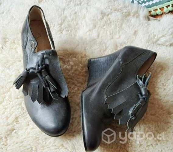 Zapato Botín Taco Chino 100%Cuero Negro Número 38