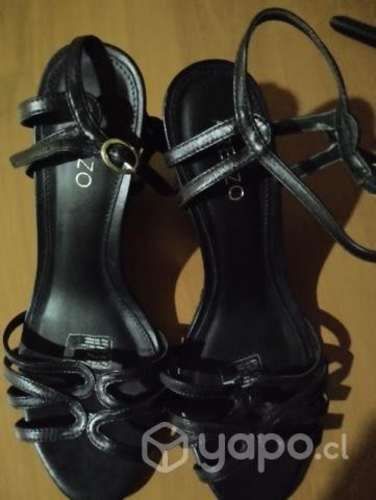 Sandalias N° 36 (nueva)