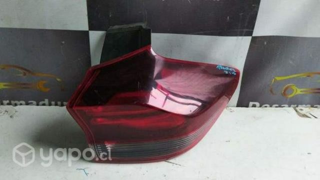 Foco trasero tracker 2021 a 2023 rh 1.3