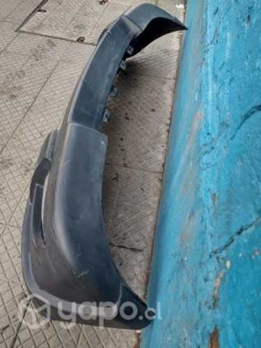 Parachoque del Mahindra pick up 2011-2017