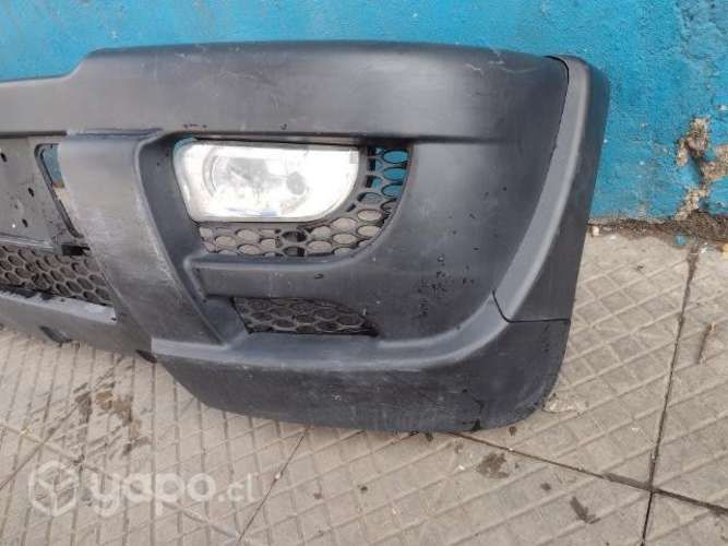 Parachoque del Mahindra pick up 2011-2017