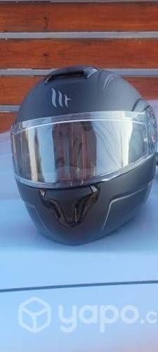 Casco de moto certificado y más