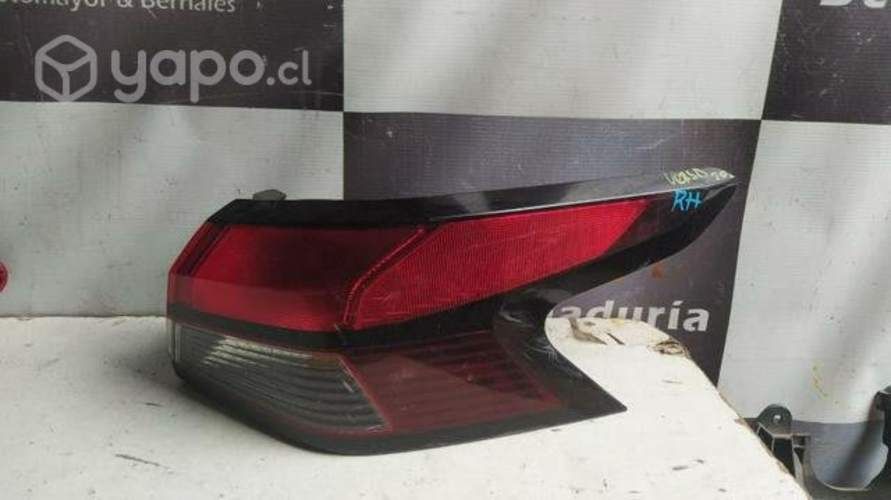 Foco trasero versa 2020 a 2023 rh 1.5