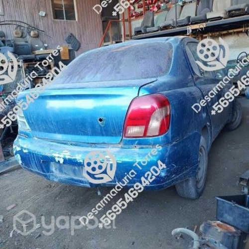 Puerta trasera derecha Toyota Yaris 2001