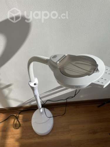 Camilla estética + luz con lupa