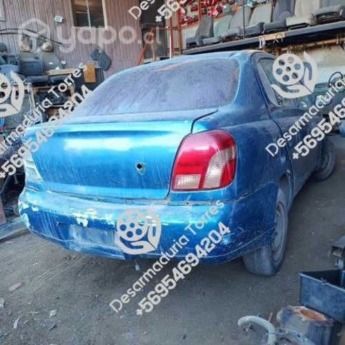 Parachoque trasero trasero Toyota Yaris 2001