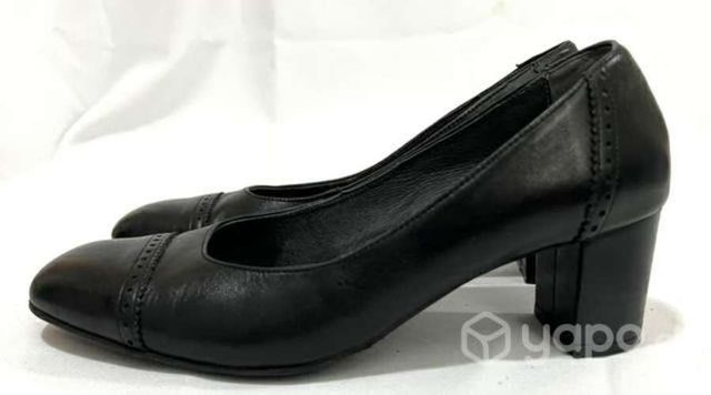 Zapato De Cuero Marca 16 hrs N*38 Negro