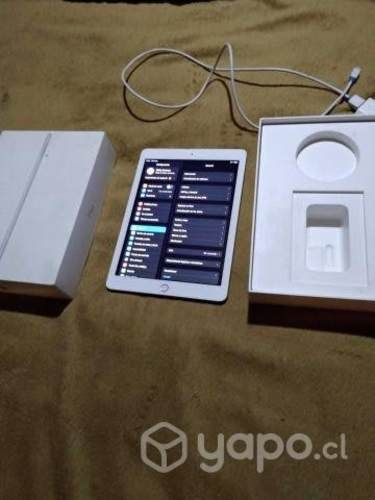 IPad Apple quinta generación 128 GB poco uso