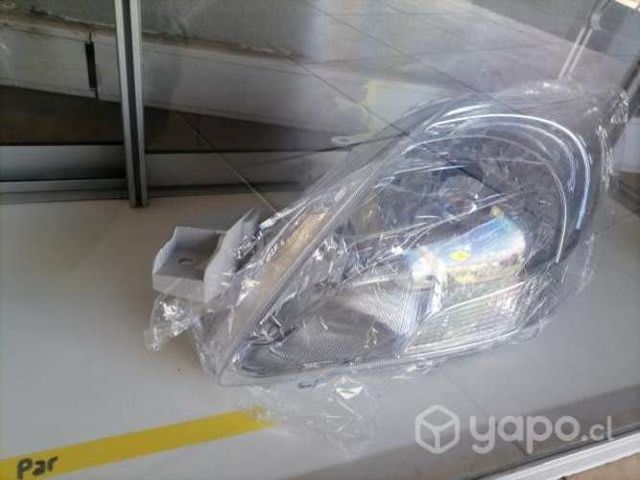 Ópticos delanteros yaris 2006-2013 promo