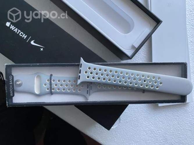 Cajas vacías de iPhone y Apple Watch