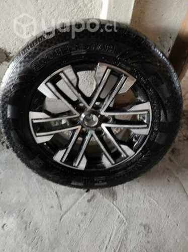 Llanta Mitsubishi montero