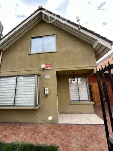 Amplia casa en penaflor