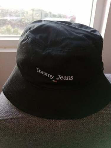 Hermoso gorro Tommy Jeans original