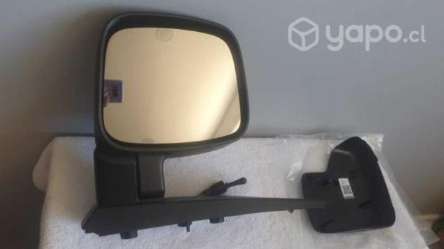 Espejo izq ram van 700 city año 2020