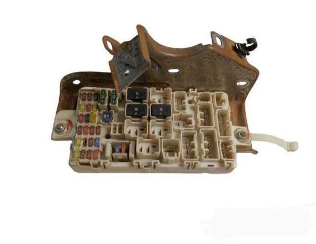 Caja Fusibles Interior Sin ETACS Mitsubishi L200