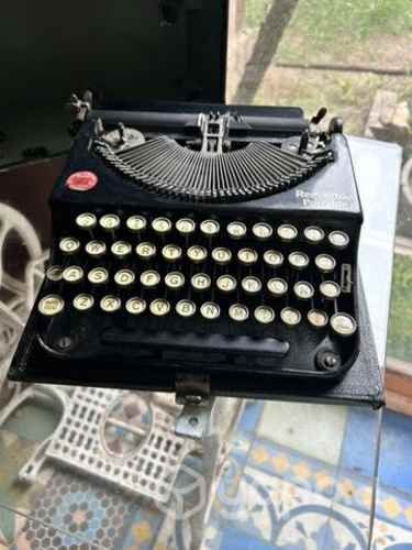 Máquina de escribir antigua
