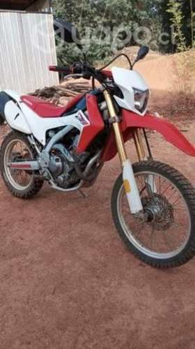 Moto honda crf 250 año 2014. Exelente estado