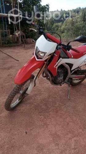 Moto honda crf 250 año 2014. Exelente estado