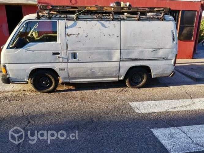 Furgon Nissan