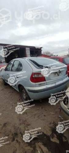Parachoque trasero Renault megane 2003