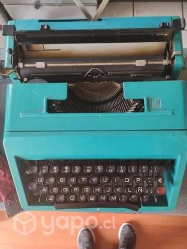 Maquina de escribir Antigua
