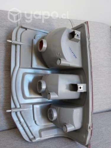 Foco trasero izquierdo Ford ranger