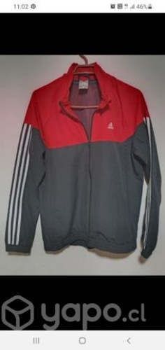 Chaqueta adidas talla L horma chica es como un M